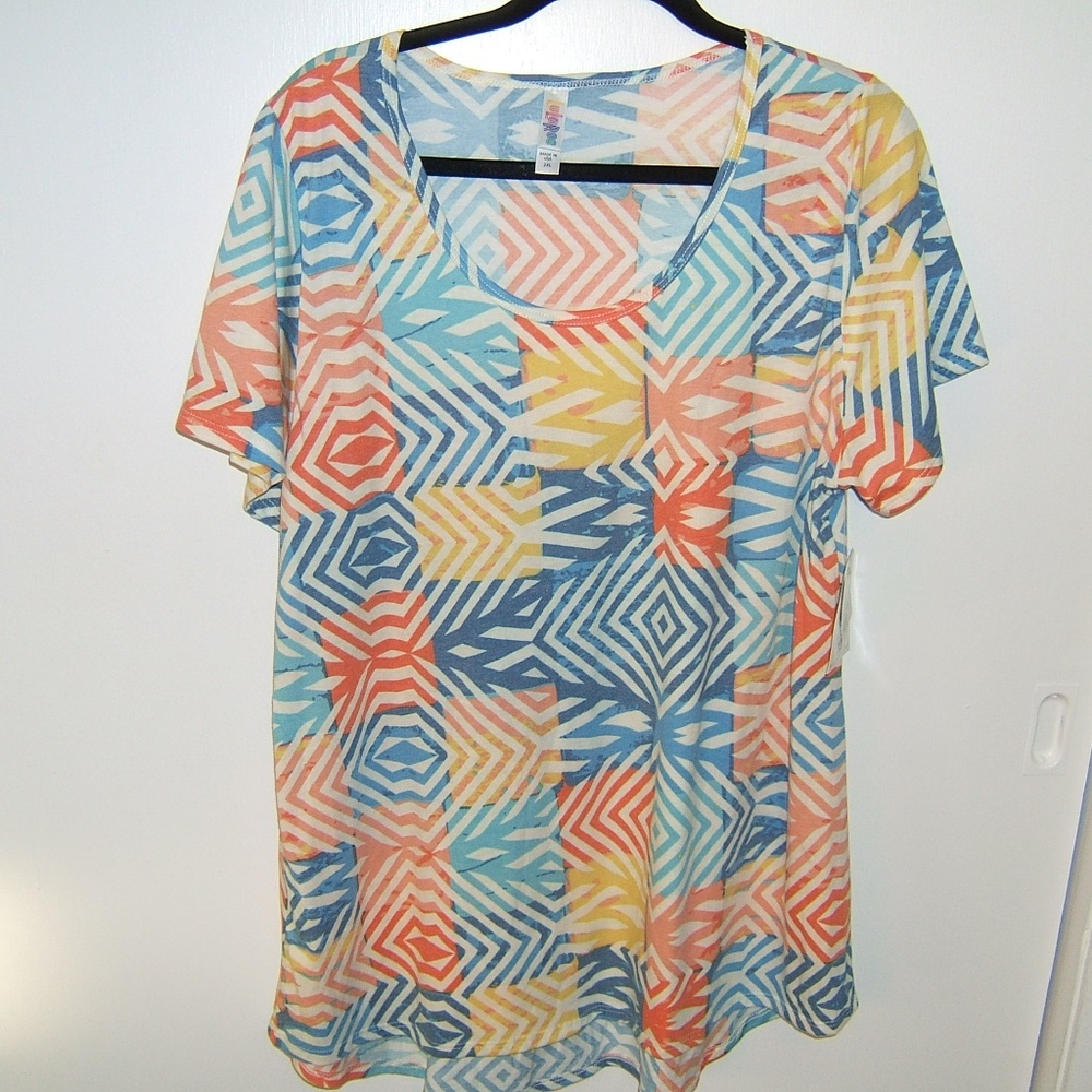 BNWT 2xl LulaRoe Classic Tee